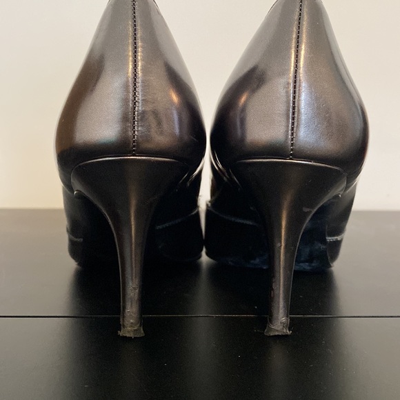 BANANA Republic Pewter Tassel Heels - Picture 4 of 15